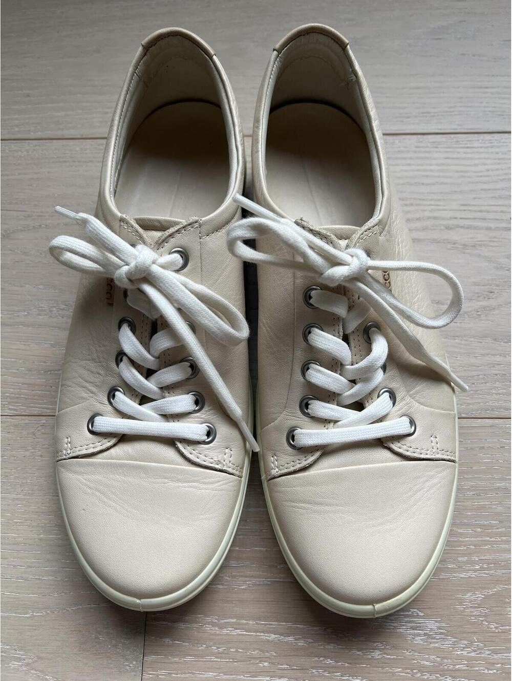 ECCO Soft 7 Women’s Size 10 EU 41 Cream Leather Lace Up Comfort Sneakers